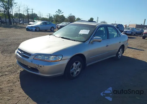 1998 Honda Accord Ex V6 из США, поврежденный, VIN 1HGCG1654WA010469